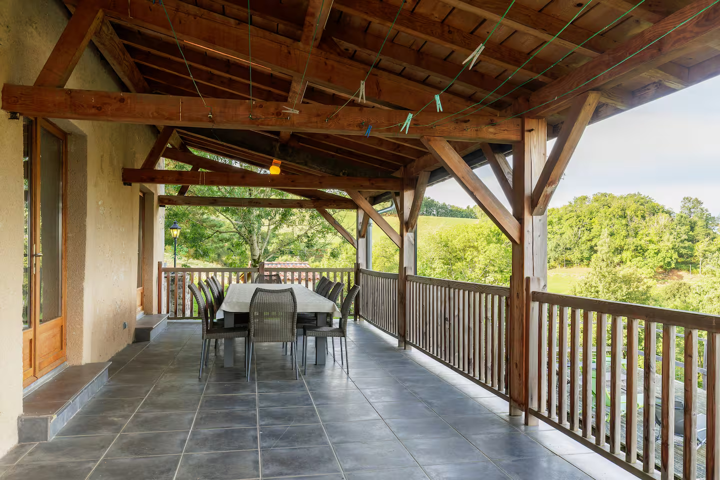 table à manger sur la terrasse 14 personnes extensible à 20